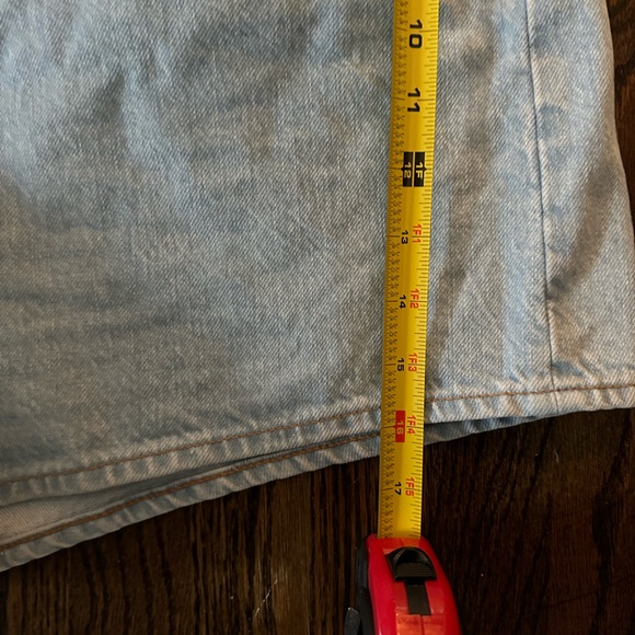Madewell Plus Mom Jean Mid-Length Denim Shorts - Picture 8 of 9